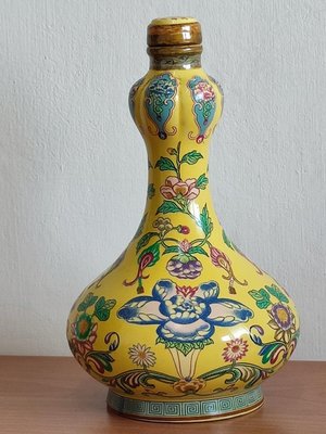 中華民國76年開國紀念酒  空瓶 完整