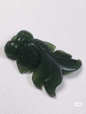 和闐玉碧玉魚掛件8.72克菠菜綠35/24/9毫米，源自新疆9938