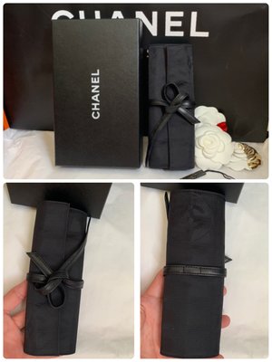Chanel (大雙C緹花）皮革綁帶收納包🙋大容量，有一個很深的內袋；手錶、眼鏡、中夾、零銭、飾品等皆可放喔！