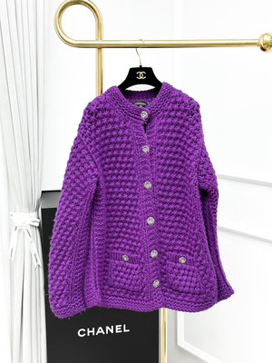 Chanel 22A手工坊38碼紫色鉆扣大毛線開衫，99新