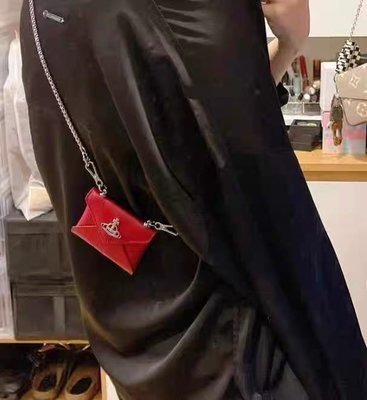 Vivienne Westwood 土星小廢包 耳機包 卡包 零錢包 斜背包 裝飾包 口紅迷你包 重點是超級時髦漂亮 