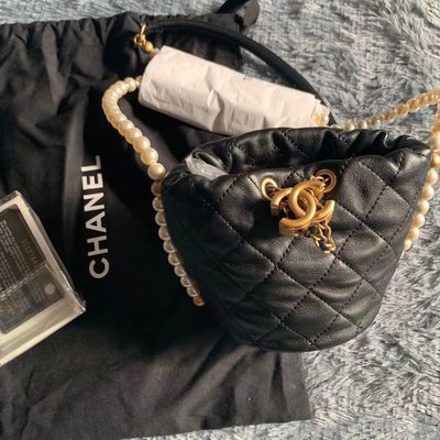 降價！Chanel 2021黑色珍珠鏈條小水桶小廢包 專櫃真品正品