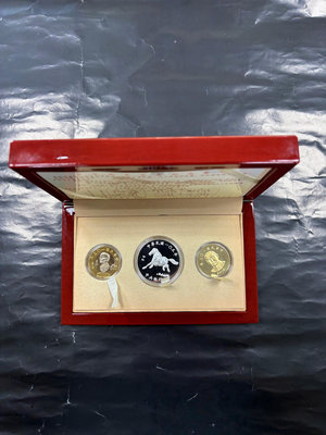 A029-台灣銀行103年馬年生肖套幣，幣佳，紙盒佳，有收據