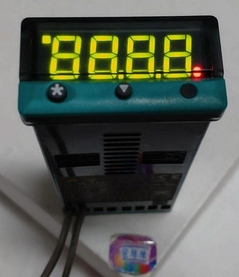 二手 CAL CONTROLS #3200 CAL3300 PID 溫度控制器 2個輸出 LED RS232/485