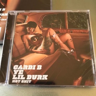 Cardi B 卡蒂B ft. Ye 肯伊威斯特 & Lil Durk - Hot Shit 限量單曲 CD