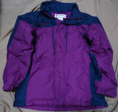 Columbia 紫色+藍色無帽羽絨外套,60%羽絨,USA18/20,UK13+,胸寬66cm,帽扣缺一個如圖,降價大出清