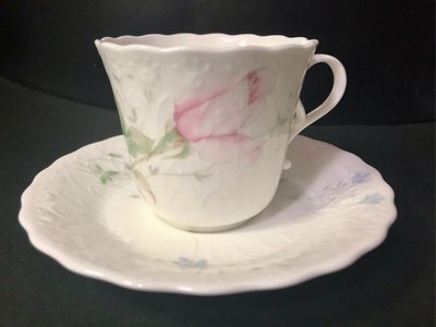日本製名瓷~鳴海 NARUMI 骨瓷 清秀佳人小花浮雕系列~茶杯咖啡杯