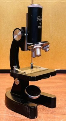 早期日本製顯微鏡，含盒裝。