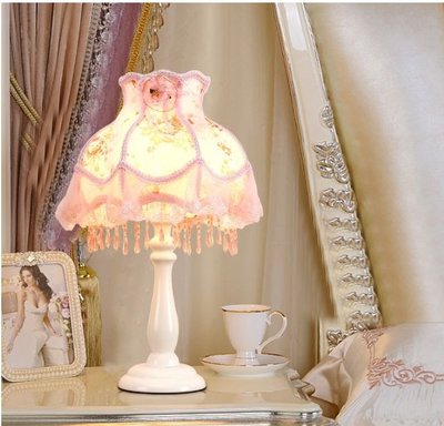 「現貨」歐式床頭燈 浪漫蕾絲公主檯燈 玫瑰圖案燈罩 結婚 生日 禮物AMD002104A