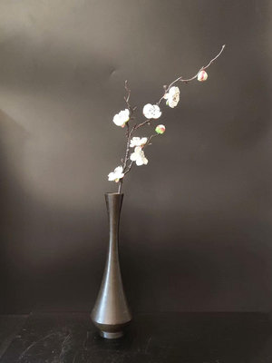 日本青銅製跨腰花入，昭和老物件，插花場景一流，高28㎝，重4
