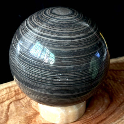 木紋石球 14.5公分 4.3公斤 天然木紋石球 大顆帶眼 穩定財庫 附黃玉球座 1284