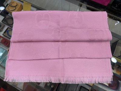 女人街國際精品"GUCCI 經典款 581537 羊毛 雙G 大 LOGO 粉色 圍巾