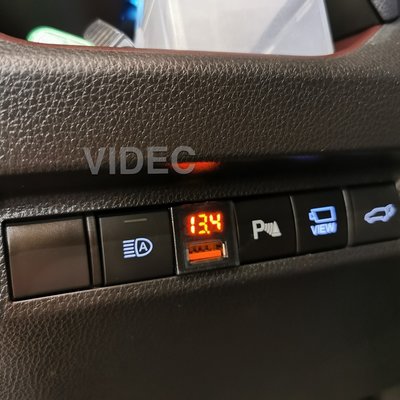 威德汽車 豐田 TOYOTA 2019 RAV4 單孔 USB 盲塞式 專用型 電壓顯示 3A 原廠孔位