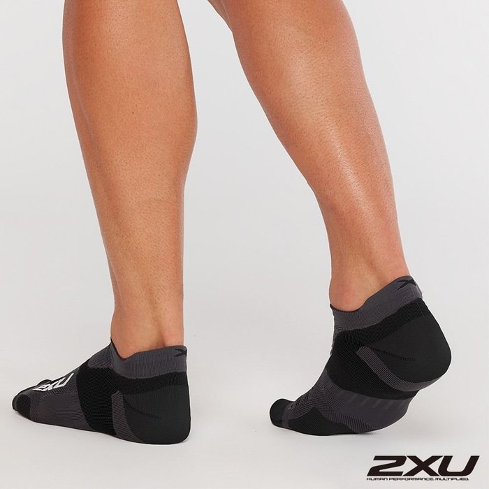 【曼森體育】2XU Vectr Ultralight 踝襪 黑鈦灰 澳洲大品牌 運動襪 有氧 透氣 慢跑 健身