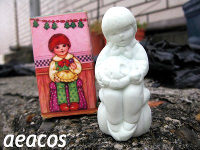 AEACOS@古董 古著 vintage AVON 附原盒 溫馨 聖誕節 精緻 男孩 吃派 立體 人物 白色 肥皂 香皂