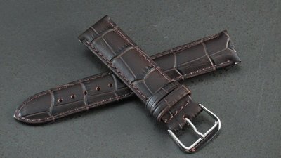 義大利進口19mm收18mm 高級感加厚款真皮壓鱷魚皮紋錶帶,armani紳士錶機械錶brown