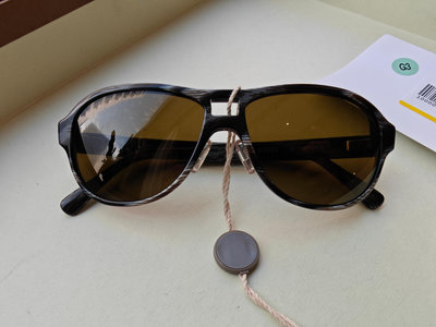 DUNHILL登喜路全新真品義大利製黑灰色膠框太陽眼鏡--2.6折出清(不議價商品)
