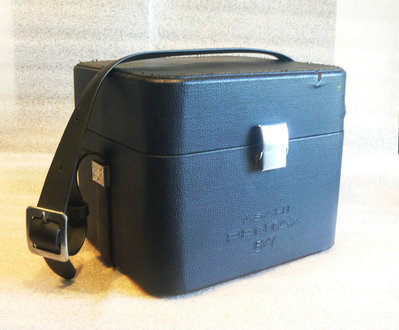 【悠悠山河】PENTAX 67 6x7 原廠相機皮箱 早期日本製