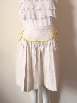 白色黃條紋裙