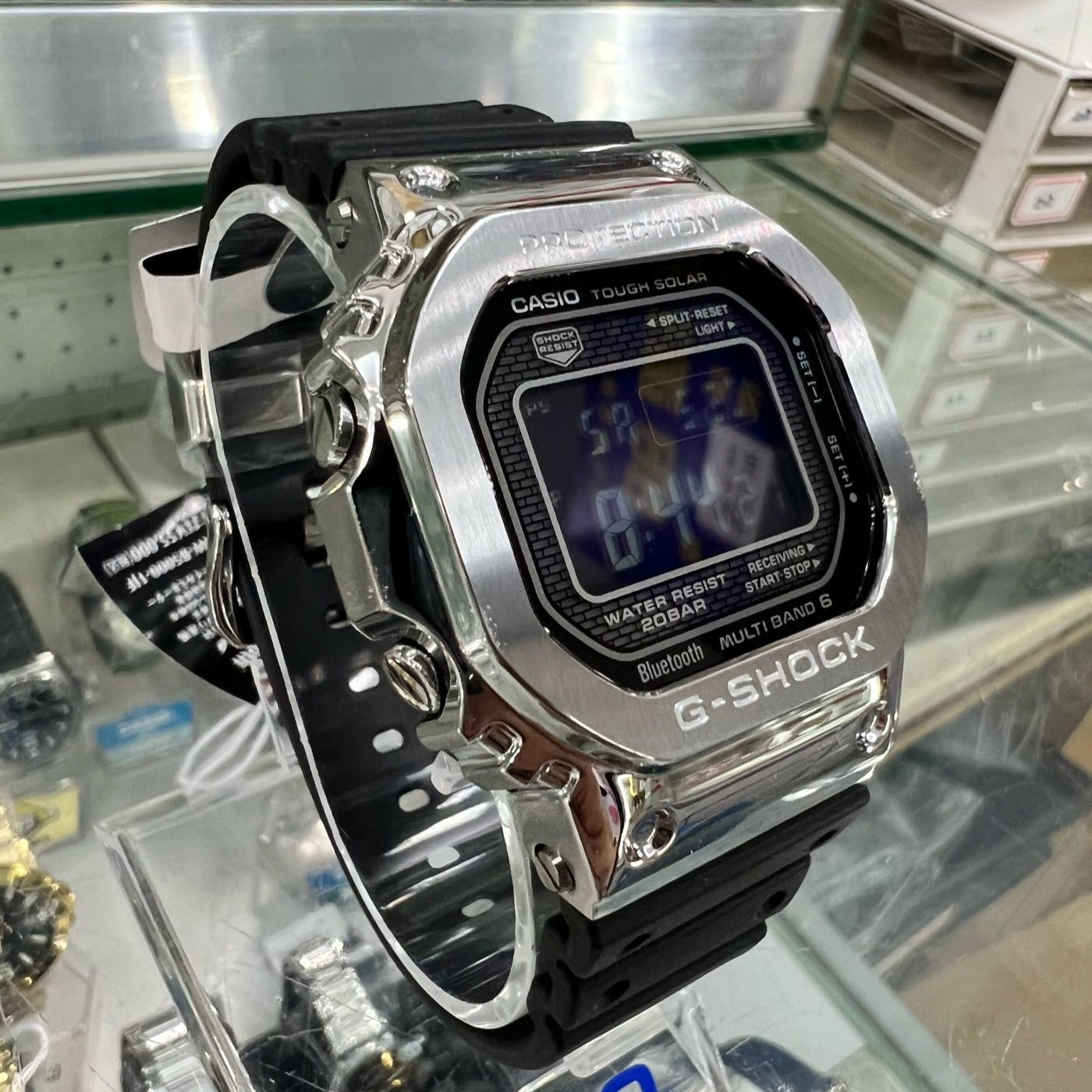 金台鐘錶】CASIO卡西歐G-SHOCK 不鏽鋼搭配樹脂藍牙六局電波太陽能GMW