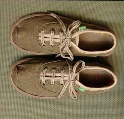 近全新 專櫃正品 sanuk 淺軍綠色 綁帶手工鞋 休閒鞋