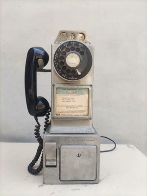 西洋古董老式金屬厚重壁掛投幣式旋轉撥號盤公用電話機美國195