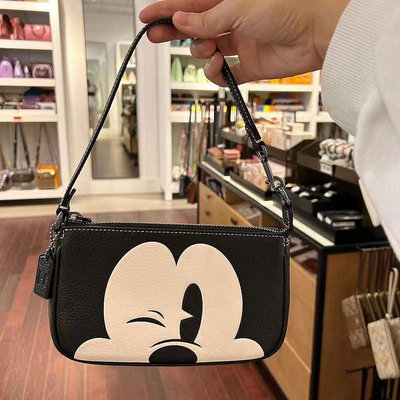 至簡原創~~COACH CN506 美國正品代購新款DISNEY聯名款 米奇麻將包 手拎包 手拿包 直購