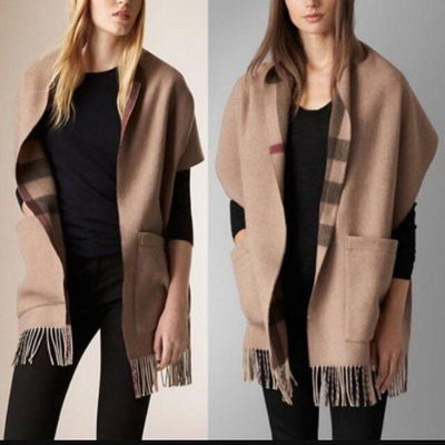 (🎉已售）近新正品✨BURBERRY高質感美麗諾羊毛經典大格紋雙面造型口袋披肩/圍巾