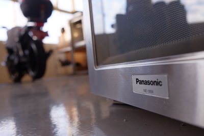 超商餐廳廚房愛用的Panasonic國際牌專業用微波爐AC220V