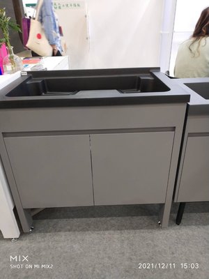 《普麗帝國際》◎台灣製造◎ NEW-90cm結晶鋼烤黑色人造石洗衣槽U-590-立柱式,活動洗衣板(不含安裝)