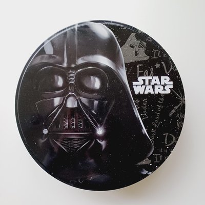 【Marsco】Star Wars星際大戰圓形餅乾空鐵盒馬口鐵收納盒-Lucasfilm Ltd出品（25121565）