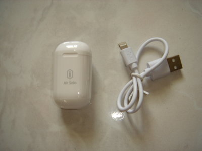 (大樹的家): WIWU無線藍芽耳機Airsolo配件:充電盒組大特價