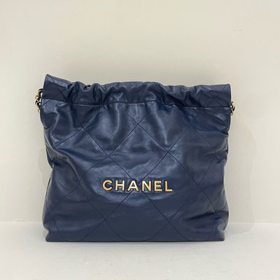 Chanel 22托特包 深藍色 小款 金釦《精品女王全新&amp;二手》