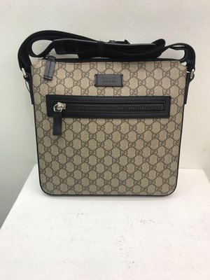 Gucci 經典 Logo 壓紋 側背包 全新正品 男裝 歐洲精品