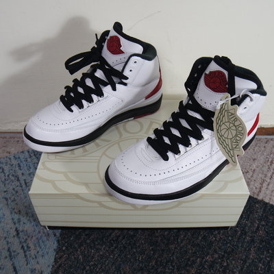 全新公司貨Nike Wmns Air Jordan 2 Retro Chicago OG 白 紅 芝加哥 AJ2 女鞋