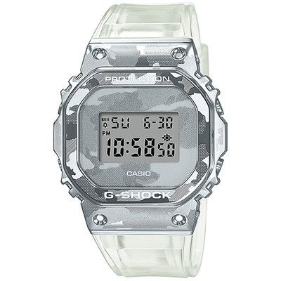 CASIO 卡西歐 G-SHOCK 冰酷迷彩金屬電子手錶(GM-5600SCM-1)