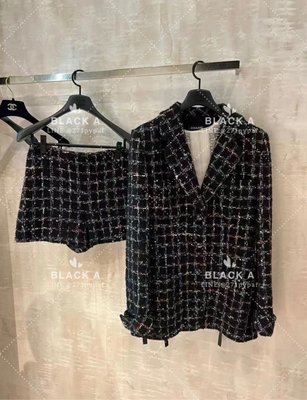 【BLACK A】Chanel 22K 秋冬新品 黑色格子編織毛呢外套/短褲 價格私訊