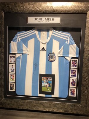 Lionel Messi Argentina 阿根廷梅西愛迪達親筆簽名球衣（附匡和認證書）賣家誠可議