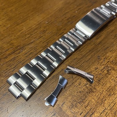 錶帶屋 代用勞力士 Rolex 水鬼 16610 三板拉銀絲面實心鋼帶 20mm