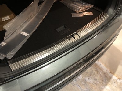 涔峰ＣＦ☆ (白金)福斯VW New Tiguan 不鏽鋼 後內護板 行李箱內護板 尾門內門檻 後保防刮飾板