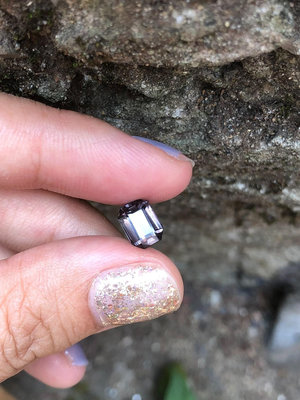 緬甸天然紫灰色尖晶石 2.15克拉 晶體肉眼乾凈 499181