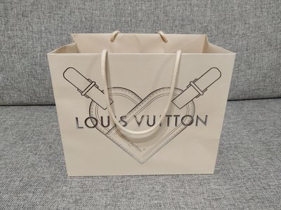 LV LOUIS VUITTON 全新七夕情人節限定版紙袋 (母親節降價)可自行改裝午餐袋購物袋