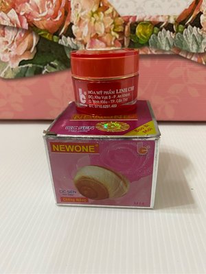 越南進口  OC SEN  KEM MUN-THAM （紅色）淡痘亮白護膚面霜。6g/1盒。現貨商品。