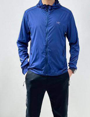 ARCTERYX始祖鳥199110升級款男士皮膚風衣，超薄夾克外套，(現貨深藍色M)僅此一件