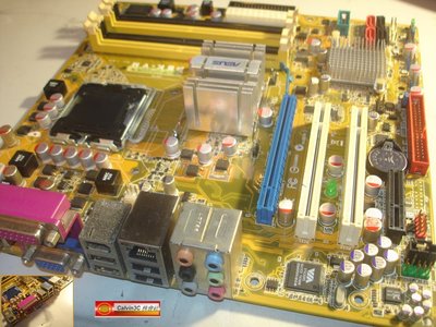 華碩 ASUS P5K-VM 775腳位 內建顯示 Intel G33晶片 4組DDR2 4組SATA 全固態電容