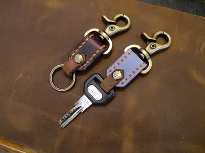 KH手工皮革工作室 MIT全牛皮訂製扣勾環鑰匙圈單支汽車晶片鑰匙遙控器機車鑰匙家用鑰匙皆可使用量身訂製手工縫線