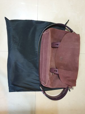 LOEWE經典棗紅色麂皮郵差包