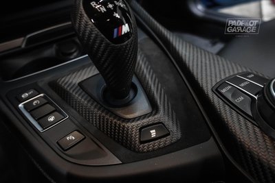 BMW  F87 M2C M2 Competiti原廠 M Performance  碳纖維3件內飾  排檔排檔座手煞車