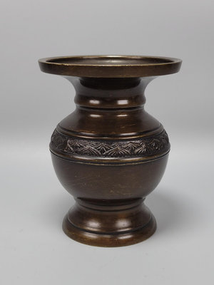 日本銅花瓶 銅花菇，插花瓶 銅花瓶，浮雕圖