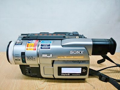 @【小劉二手家電】 很新少用的SONY Digital 8攝影機,DCR-TRV110型,可錄/放/充電,附全新電池49
